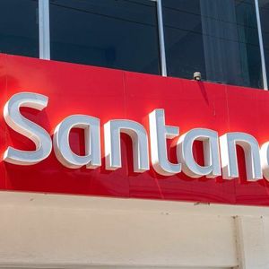 Santander Targets Crypto Payment Flows With Stablecoin Strategy