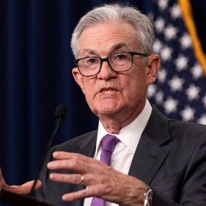 Bitcoin Climbs After Powell Says Crypto ‘Is Becoming Much More Mainstream’