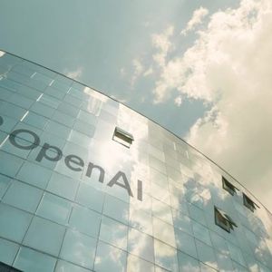 OpenAI vs. Robinhood: Tokenized Stocks Spark Debate Over Equity Exposure