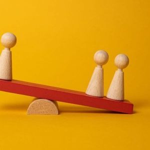 Bitcoin Seesaws as Stocks Slip