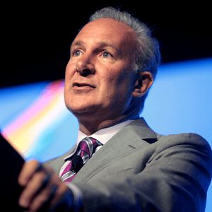 Peter Schiff Sounds the Alarm: Bitcoin’s Rise Is a ‘Distraction’ From Silver’s Big Moment