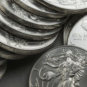 Paper vs. Physical: Silver’s Drop Highlights Market Imbalance Fears