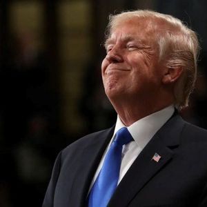Bitcoin Drops Below $113K After Trump Announces New Tariffs
