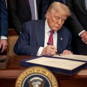 Bitcoin Jumps as Trump Prepares to Sign New Executive Order Allowing Crypto in 401(k)s