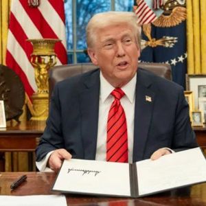 Trump Signs 2 Executive Orders That Could Boost Crypto Markets