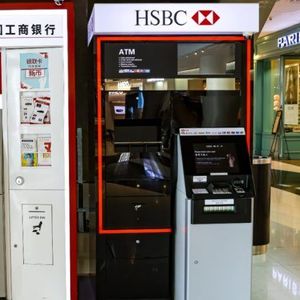 Major Banks Vie for Hong Kong’s Scarce Stablecoin Licenses
