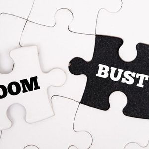 BTC Boom or Bust? Derive Insights Predicts $200K Top, Warns of $90K Crash