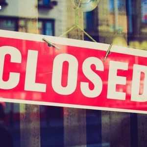 Bitcoin Stumbles as US Government Shutdown Looms