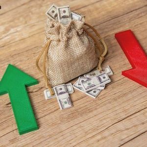 Crypto Markets Brace for Macro Volatility as Bitcoin Weakens