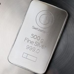 Silver Breakout Continues, Becomes Bitcoin’s ‘Mirror Image’ in Relentless Hike