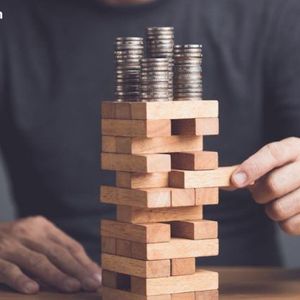 Bitcoin Steadies as Markets Brace for Fed Shake-Up