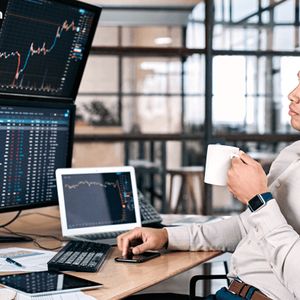 Under $90K—Bitcoin’s Short-Term Bounce Faces Heavy Technical Headwinds