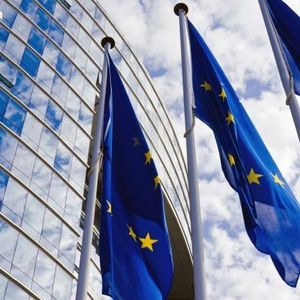 EU Issues $105B Loan to Ukraine, Leaves Russian Assets Untouched