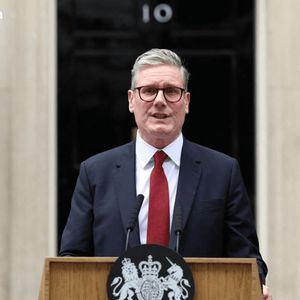 UK Lawmakers Push Starmer to Ban Crypto Donations Amid Foreign Interference Fears