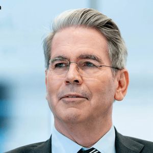 Treasury Secretary Says US Is Headed for a Non-Inflationary Economic Boom in 2026