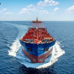 Bitcoin Shrugs off Iran Shock as Crude Oil Hits One-Year High