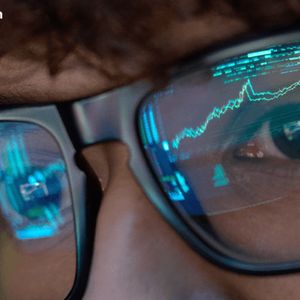 Bitcoin Consolidates Below $70K While Technicals Refuse to Pick a Side