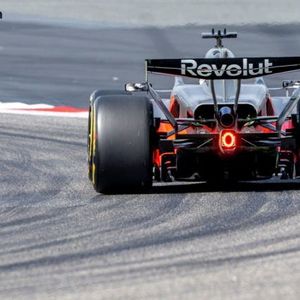 Revolut Launches Full UK Banking Services After Securing Regulatory Approval