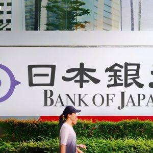 Bank of Japan Holds Rates as Inflation Risks Mount