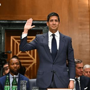 Senate Panel Clears Kevin Warsh 13-11, Setting up Fed Leadership Change Before May 15