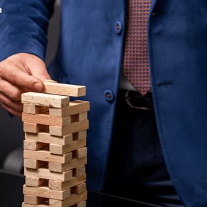 Bitcoin Holds Above $81,500 as $135M in Leveraged Crypto Positions Get Liquidated