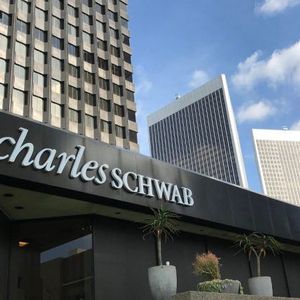 Charles Schwab Begins Retail Bitcoin and Ethereum Trading Rollout