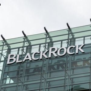 Blackrock Leads $635M Bitcoin ETF Selloff as Solana Demand Holds Firm