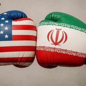 Bitcoin Slides Below $79K as Trump’s Iran Threat Sends Oil Past $105