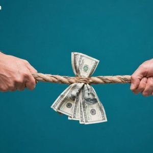 Strategy Holds 843,738 BTC vs Blackrock’s 817,138 as the Race to a Million Bitcoin Intensifies