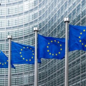European Commission Launches MiCA Review Targeting Stablecoins, DeFi and Staking Rules