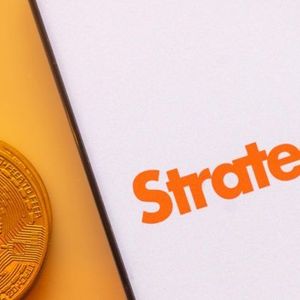 Grayscale Warns Strategy May Struggle to Keep Buying Bitcoin