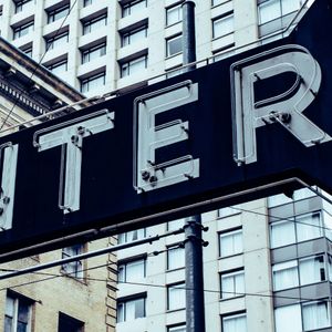 Checkonchain Analyst Says AI Rotation Creates Bitcoin’s Next Major Entry Point for Holders