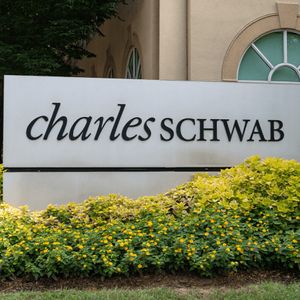 Report: Charles Schwab Targets Kalshi and Polymarket Territory With New Cboe Deal