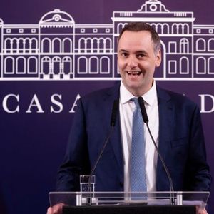 Argentina’s Cabinet Shaken: Manuel Adorni Resigns Amid Bitcoin Probe
