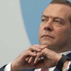Dollar Loses to Digital Currencies in 2023, Former Russian President Medvedev Says