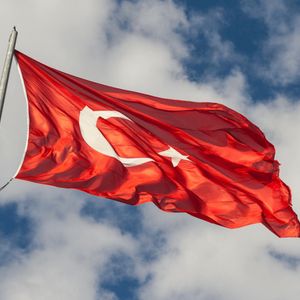 Türkiye Blocks 47,493 Illegal Betting Sites as Crypto Account Crackdown Expands