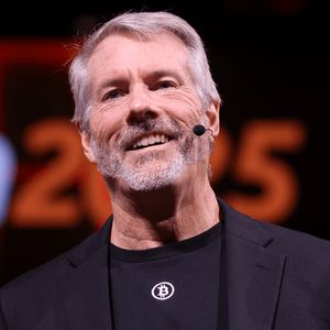 Is Saylor’s Strategy Selling Again? Lookonchain Claims Company Moved 299.84 BTC