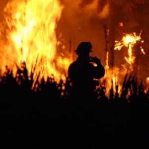 US Senators Target Wildfire Bets in New CFTC Rule Fight
