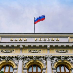Russia’s New Crypto Law Takes Effect, Caps Investors at $3,700