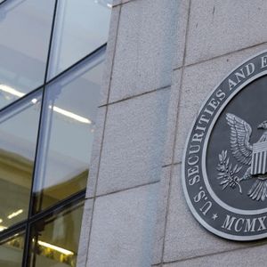 SEC Cracks Open the Door for Wall Street Stocks to Trade Onchain