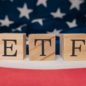 Bitcoin, Ether ETFs Lose $520M as XRP Bucks Fed Rate-Hike Selloff