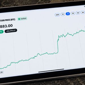 Bitcoin Price Predictions Draw a Brutal Line Between $84K and $100K