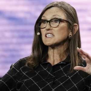 Cathie Wood Takes Ark Invest’s $1.3B Venture Fund Onchain