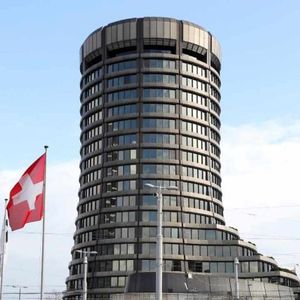 BIS Economists Recommend 3 Crypto Policies for Regulators Worldwide to Adopt