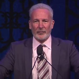 Peter Schiff Warns of Banks’ Escalating Real Estate Exposure, Surpassing 2007 Levels