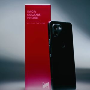 Tech Reviewer MKBHD Crowns Solana Saga as ‘Bust of the Year’ Despite Sell-Out and Soaring eBay Prices