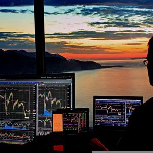 Top Crypto Analyst and Trader Shares His Strategy for Stepping Into Altcoin Positions