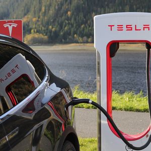 Tesla’s $5.7 Billion Blow to Short Sellers: Stock Surge Fuel Gains Amid Potential Bitcoin Accumulation