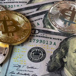 Bloomberg Strategist: In Aftermath of FTX Collapse, Bitcoin Could Revisit $10K Support