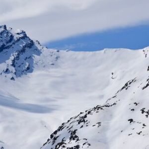 Avalanche Coin Teeters At Crucial Price Level: Which Way Will it Swing?